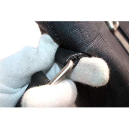 Louis Vuitton Discovery Messenger PM