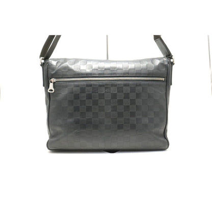 Louis Vuitton District MM Shoulder Bag