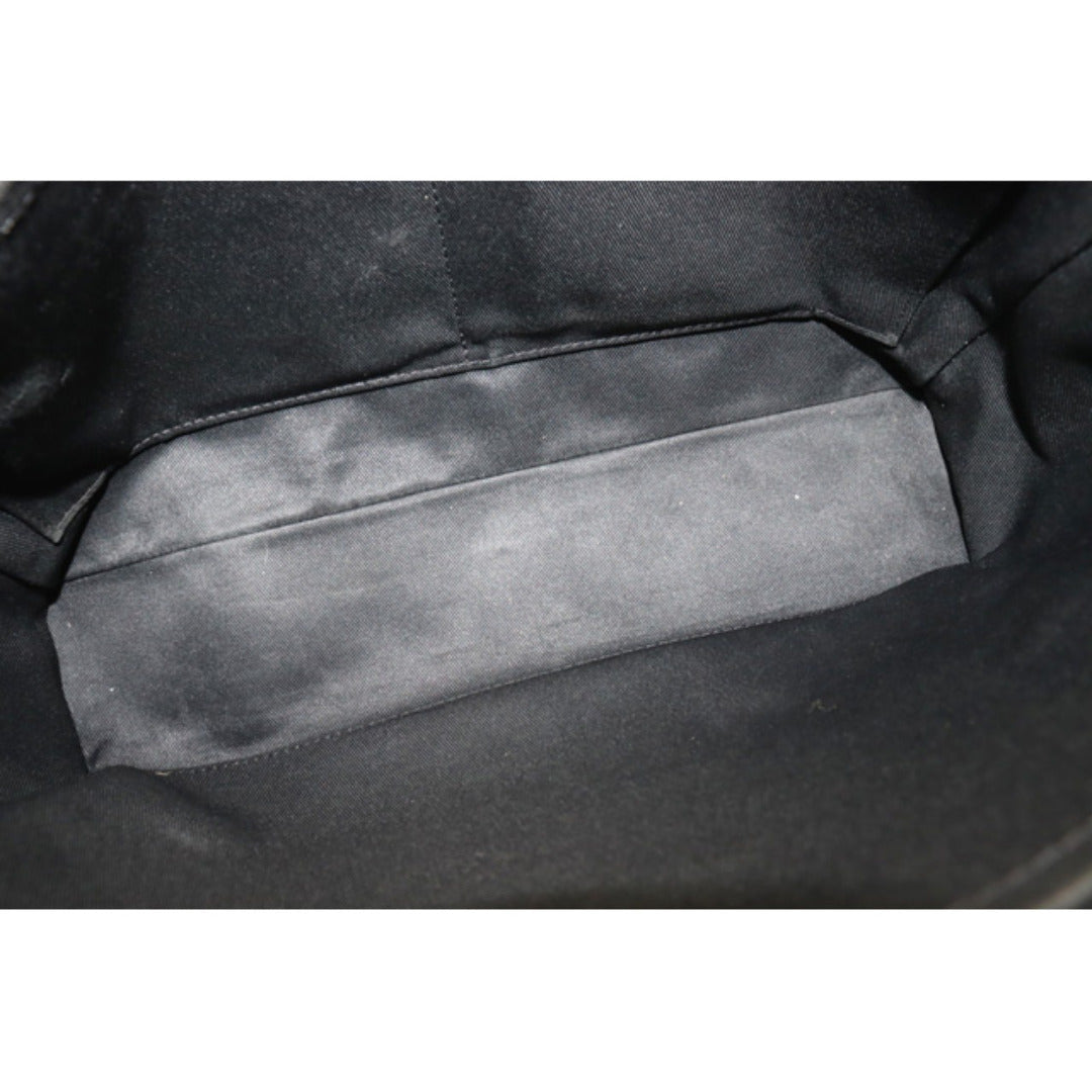 Louis Vuitton District MM Shoulder Bag