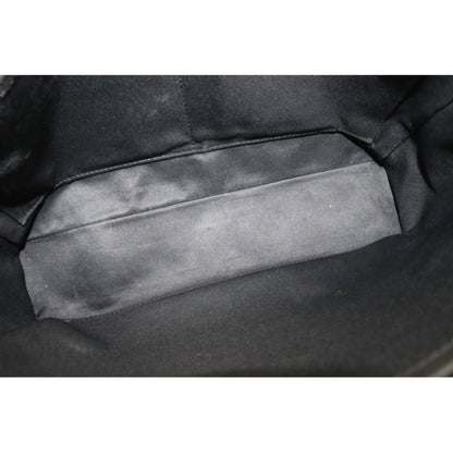 Louis Vuitton District MM Shoulder Bag