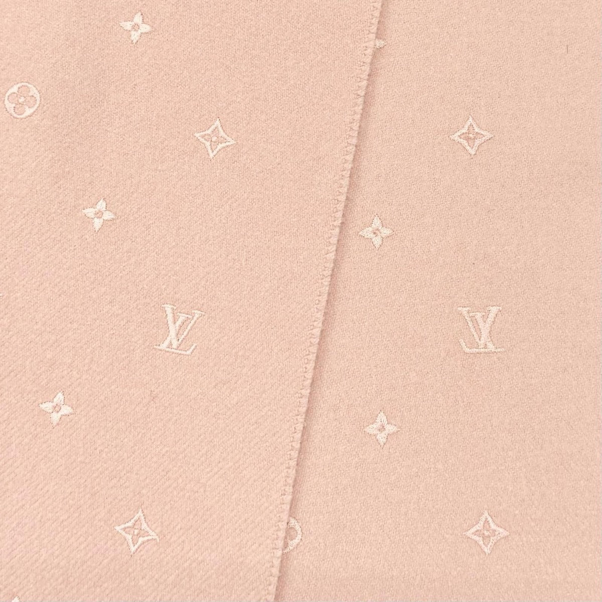 Louis Vuitton Echarpe LV Stella Monogram Scarf with Fringe — view 4