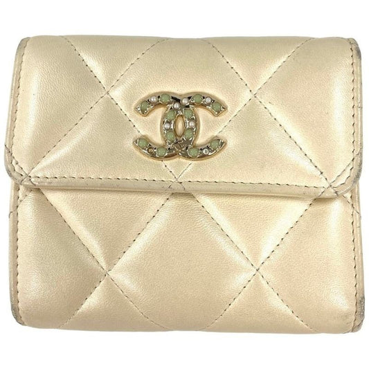 Chanel Quilted Trifold Wallet Lamb Skin Ap2809 White Gold Hardware Coco Pearl