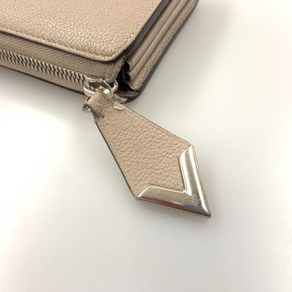 Louis Vuitton Portefeuille Comet L-Shaped Zipper Long Wallet M60147 Beige