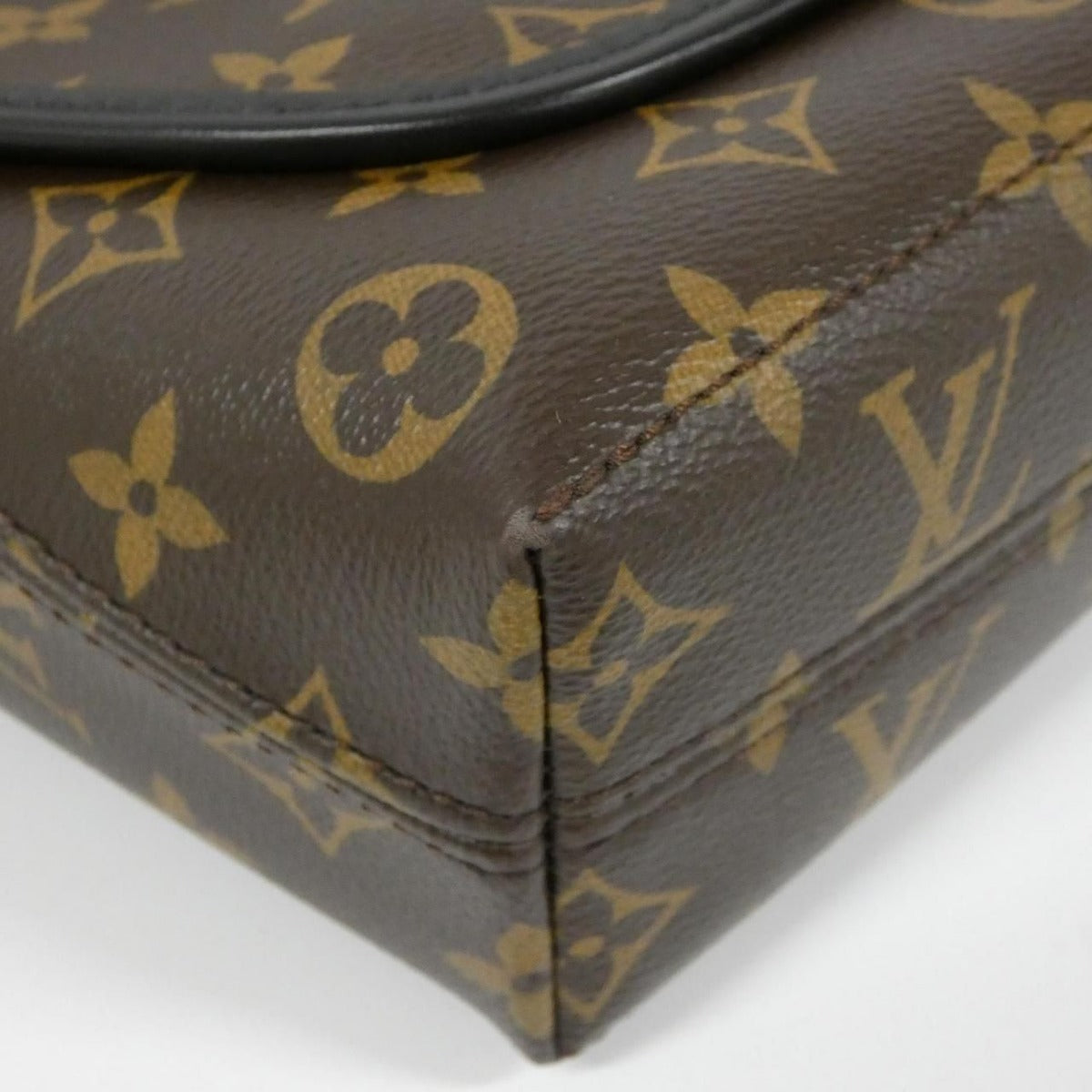 Louis Vuitton Monogram Macassar Magnetic Shoulder Bag Brown Marron Black — view 3