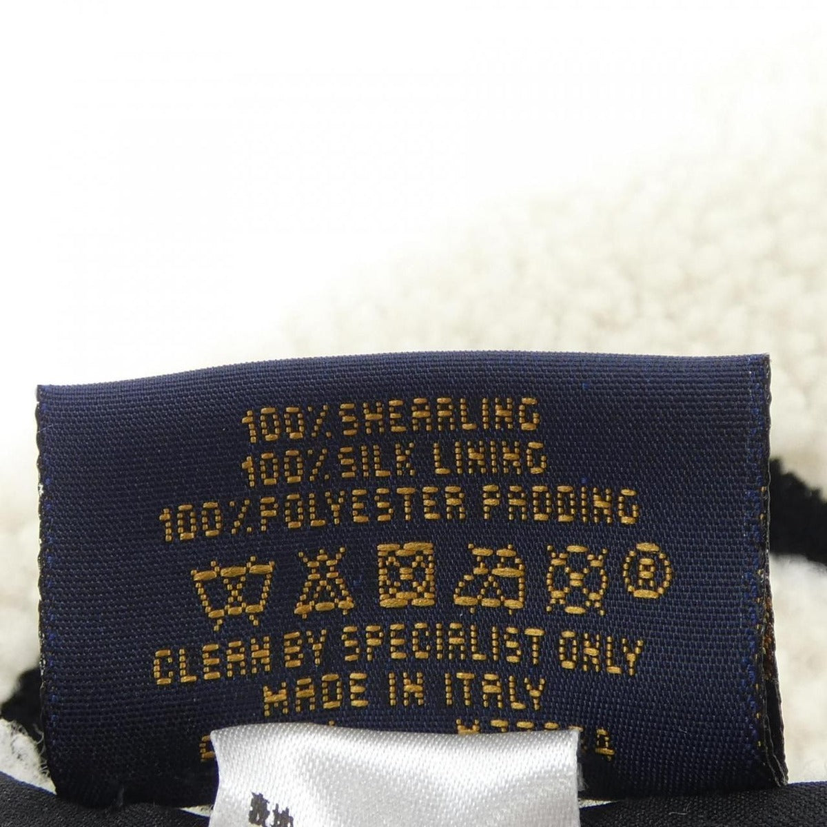 Louis Vuitton Echarpe Shearling Scarf — view 3