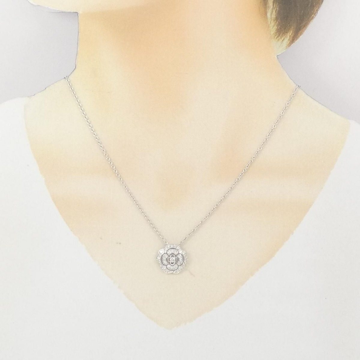 Chanel Camellia Necklace Gold — view 6