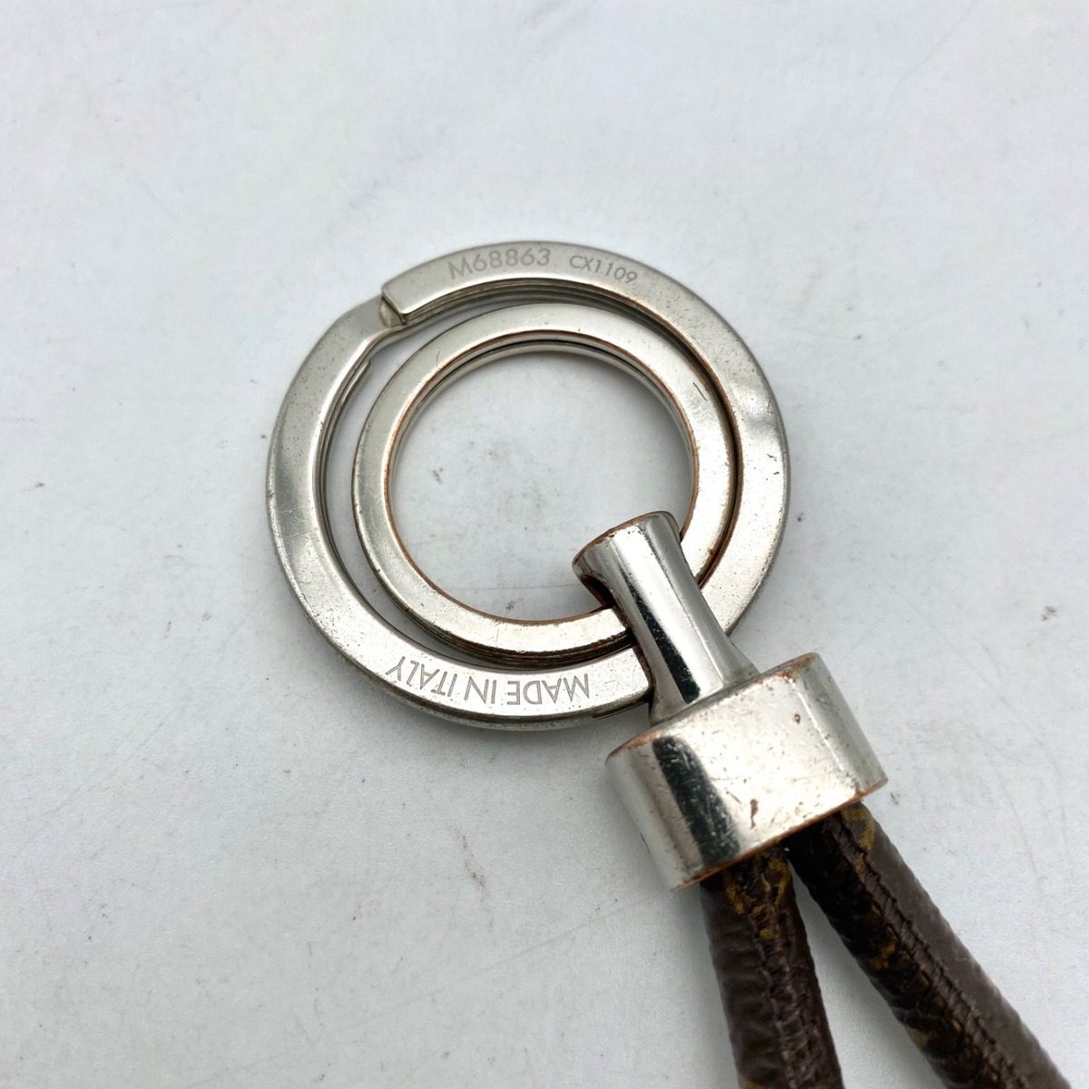 Louis Vuitton Key Ring Monogram Eclipse Sport Cles Halo Key Holder — view 7