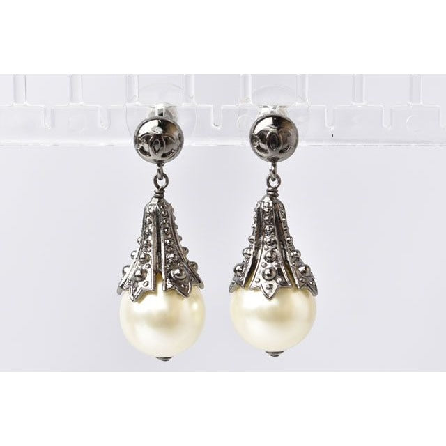 Chanel Pearl Motif Coco Mark Gunmetal — view 3