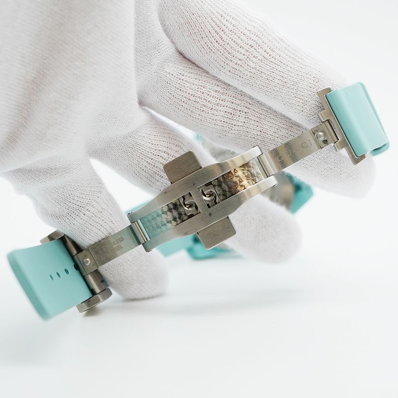 Gucci Dive Watch 1363/ya136344 Blue Dial Watch Men's