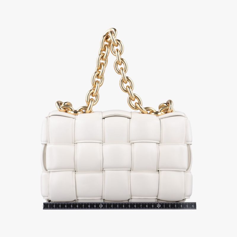 Bottega Veneta The Chain Cassette In White Lambskin B09341150o