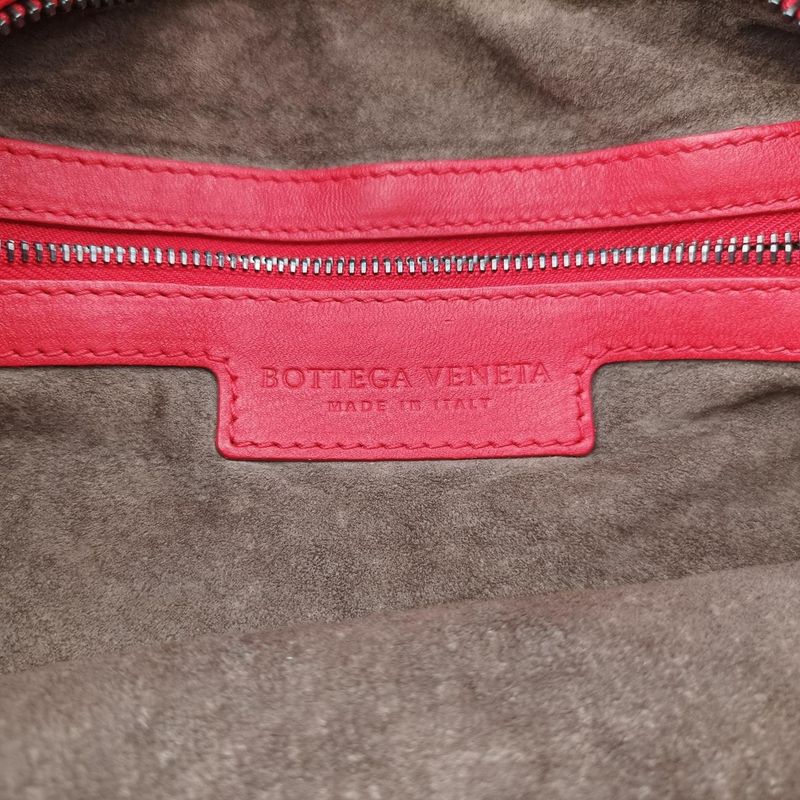 Bottega Veneta Intrecciato Red Leather B02629797q