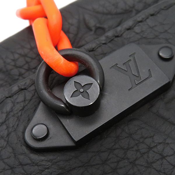 Louis Vuitton Clutch Bag Pochette Volga Taurillon Leather Noir Black Hardware