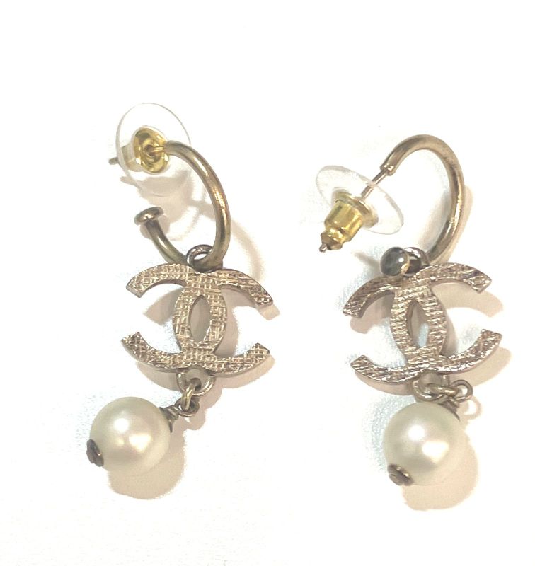 Cahnel Chanel COCO Mark Faux Pearl Earrings: X3162