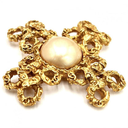 Chanel Brooch Ladies Accessories Chanel GP Faux Pearl 03A Gold White Approx 26g