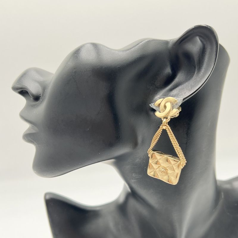 Chanel Earring Ladies Matelasse Coco Mark Accessories Swing Chanel GP 02P Gold