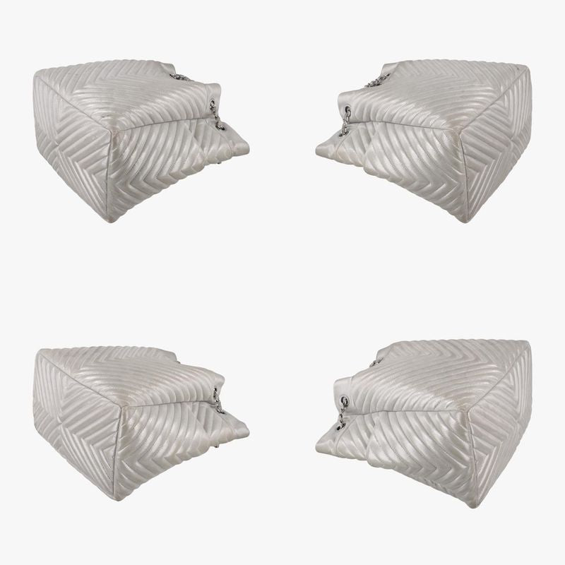 Chanel Urban Spirit V-stitch Silver Sparkle Leather A9113622428281