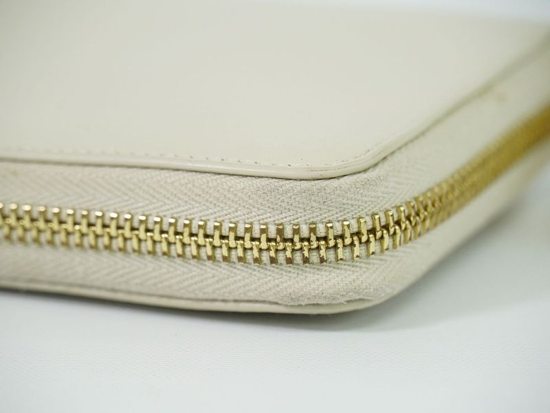 Authentic Saint Laurent Leather Round Zipper Long Wallet Long Wallet Ivory