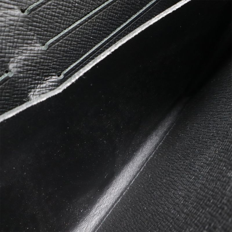 Louis Vuitton Taiga Zippy XL Round Zipper Long Wallet Travel Case Second Bag