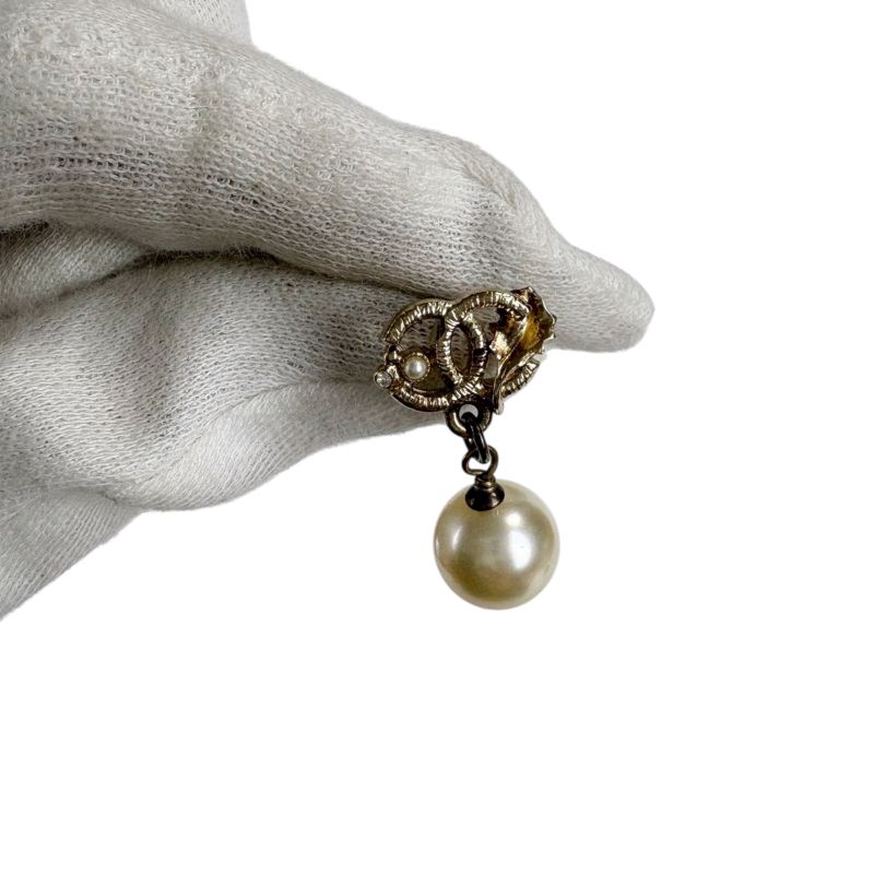 Chanel Leaf Coco Mark And Pearl Earrings For Both Ears 2011 Gold Hardware