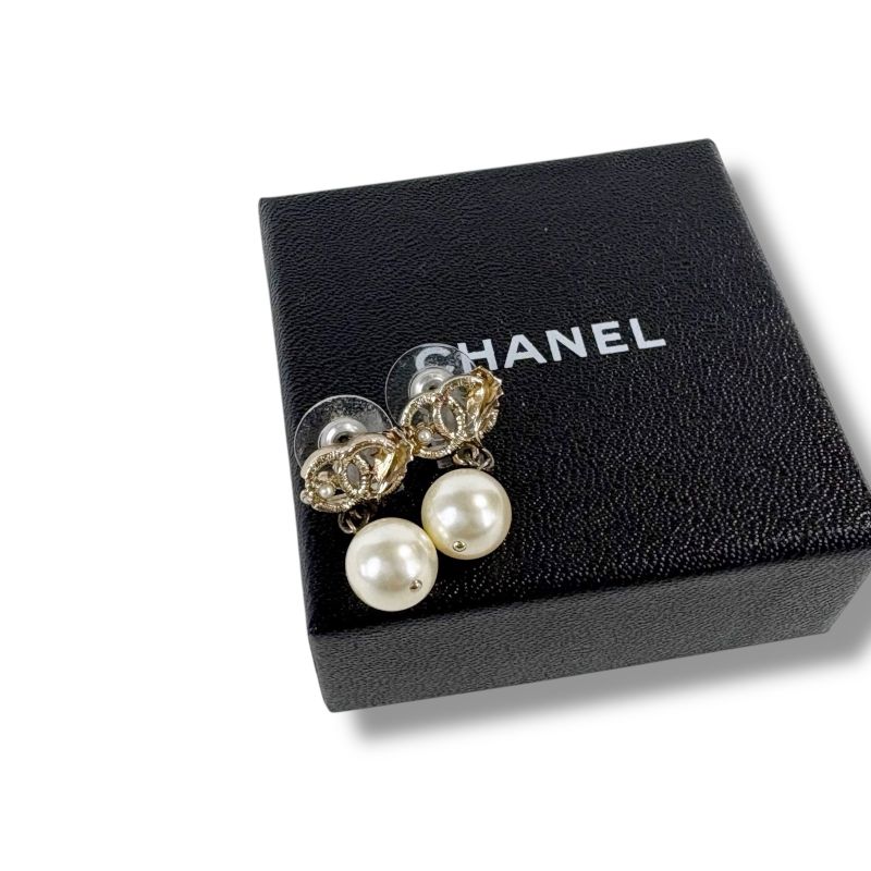 Chanel Leaf Coco Mark And Pearl Earrings For Both Ears 2011 Gold Hardware