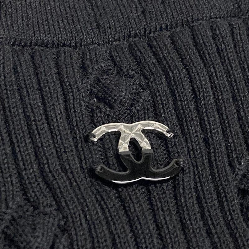 Chanel Short Sleeved Cut And Sewn Size 34 S Women - P79128 Black Crew Neck/coco-