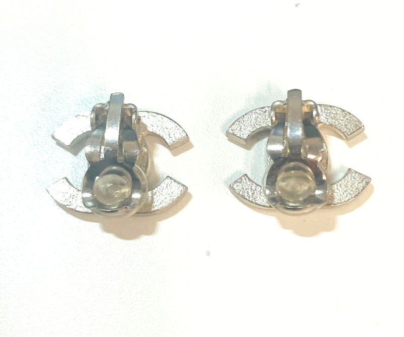 Chanel COCO Mark Rhinestone Earrings: Y3177