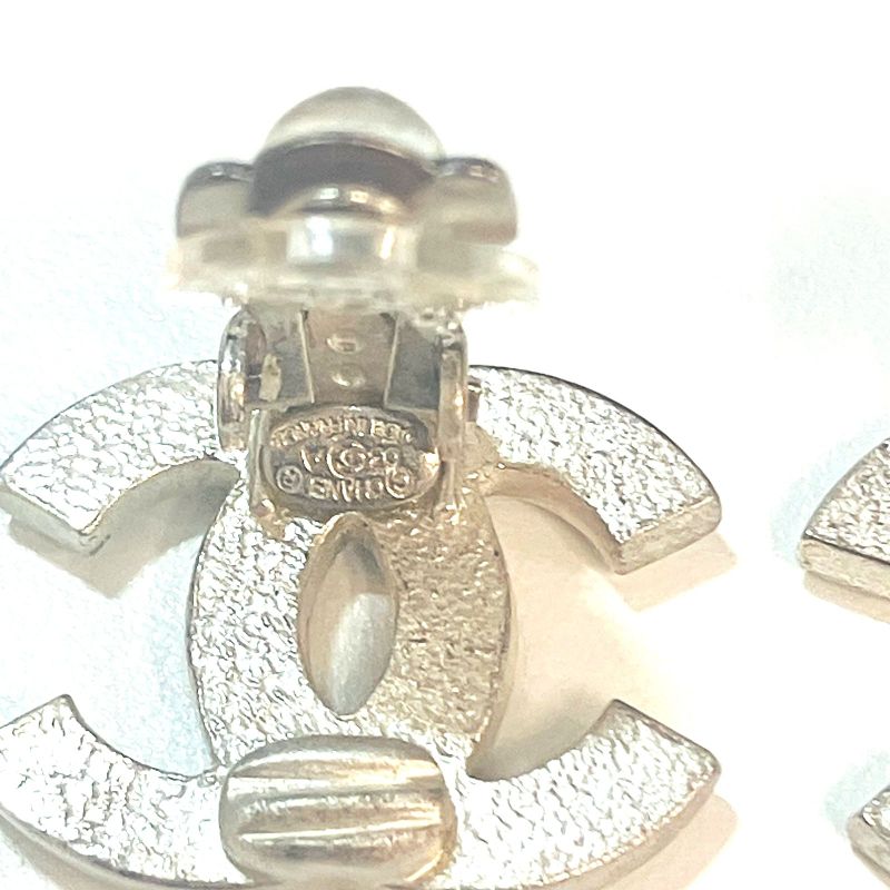 Chanel COCO Mark Rhinestone Earrings: Y3177