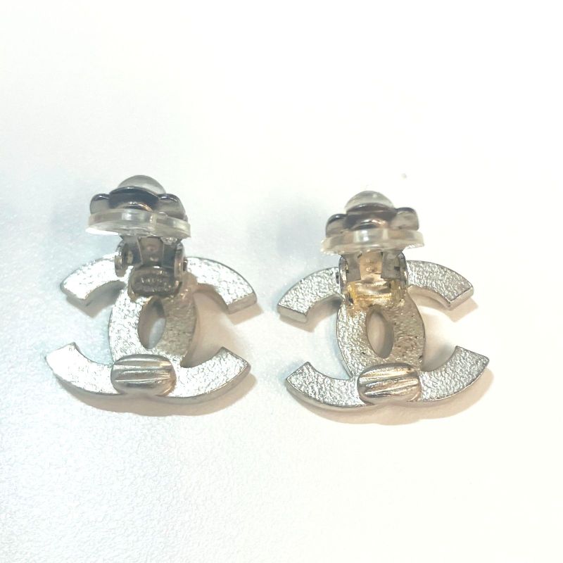 Chanel COCO Mark Rhinestone Earrings: Y3177