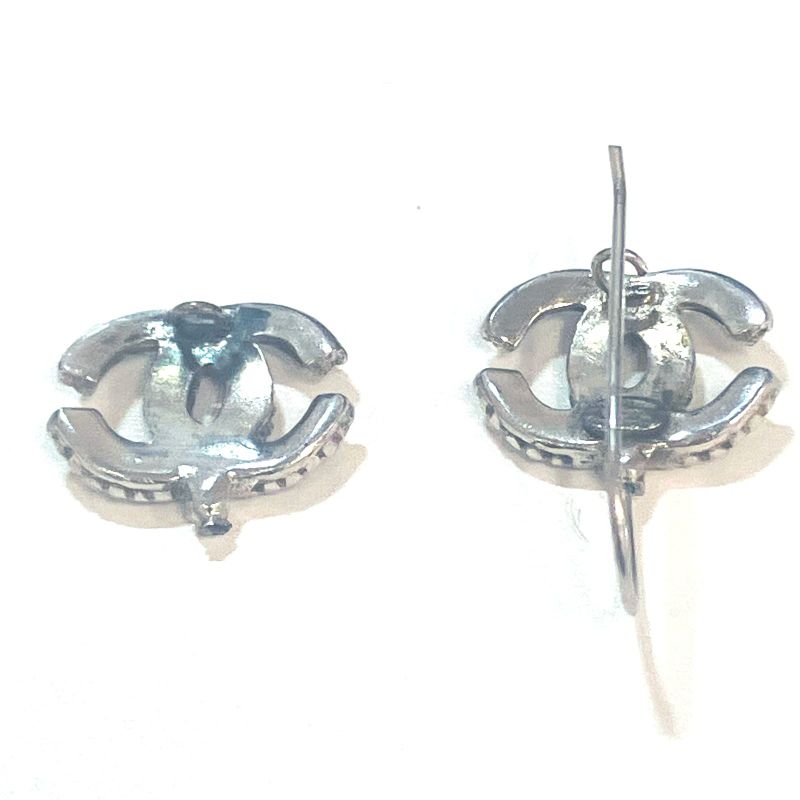 Chanel COCO Mark Hook Earrings : Y3179