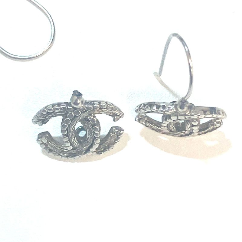 Chanel COCO Mark Hook Earrings : Y3179