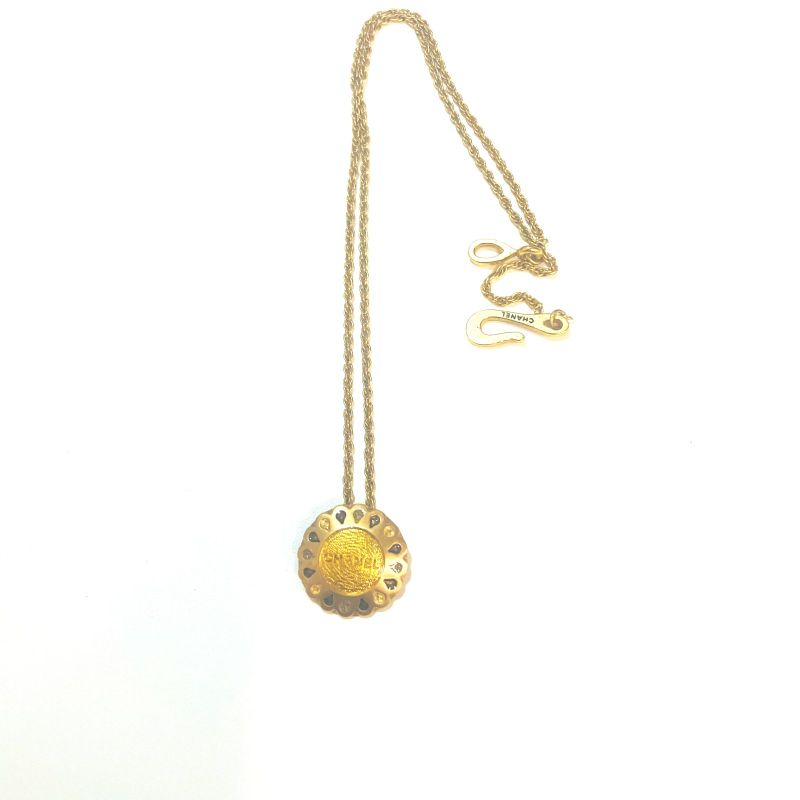 Chanel Flower Gold Medal Necklace : Y3180