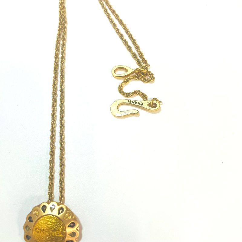 Chanel Flower Gold Medal Necklace : Y3180