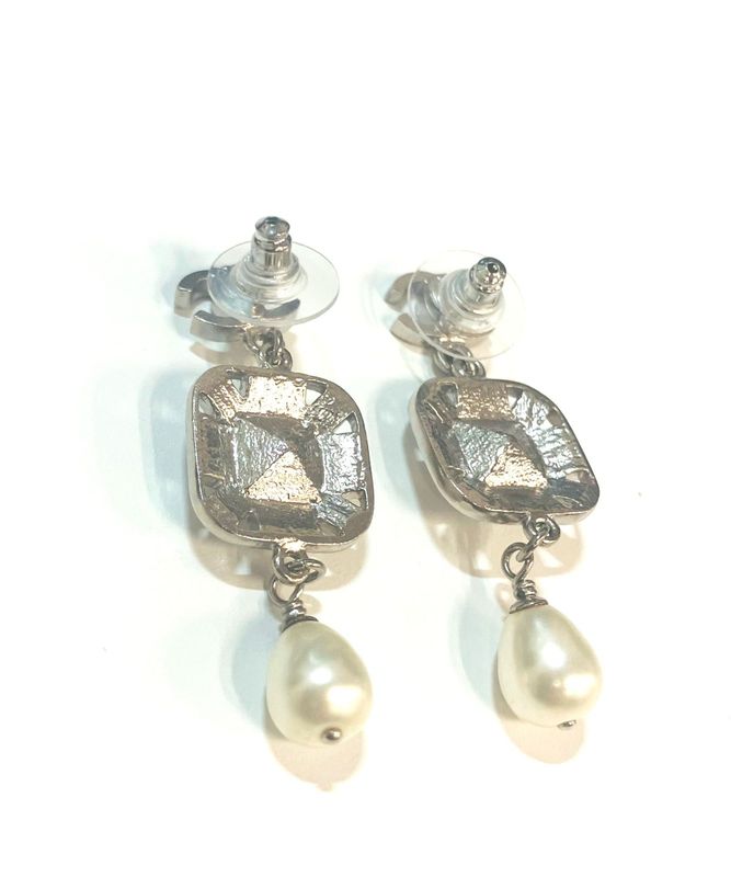 Chanel COCO Mark Bijoux Pearl Earrings : Y3183