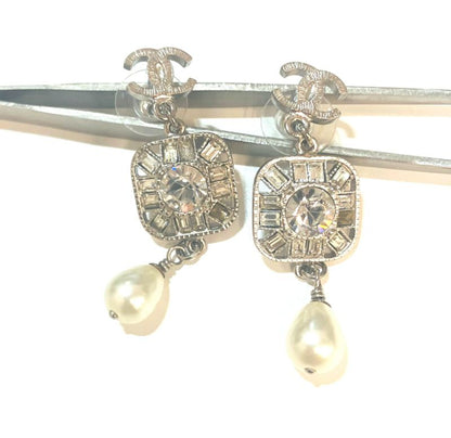 Chanel COCO Mark Bijoux Pearl Earrings : Y3183