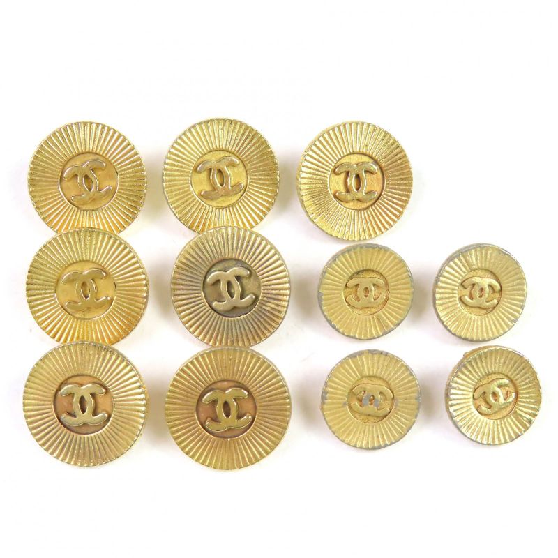CHANEL Coco Mark Gold Buttons 7 Large 4 Small Total 11 Pieces Set