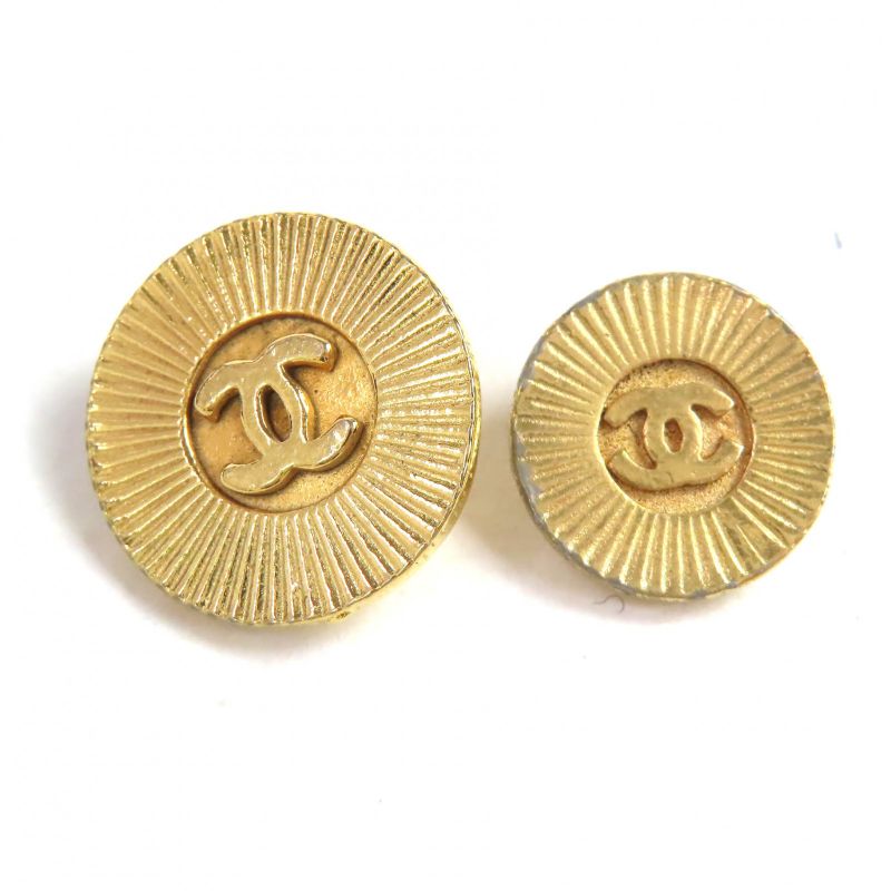 CHANEL Coco Mark Gold Buttons 7 Large 4 Small Total 11 Pieces Set