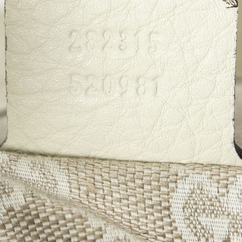 Gucci Medium Diana Bamboo Hobo Ivory Grained Calfskin Leather A