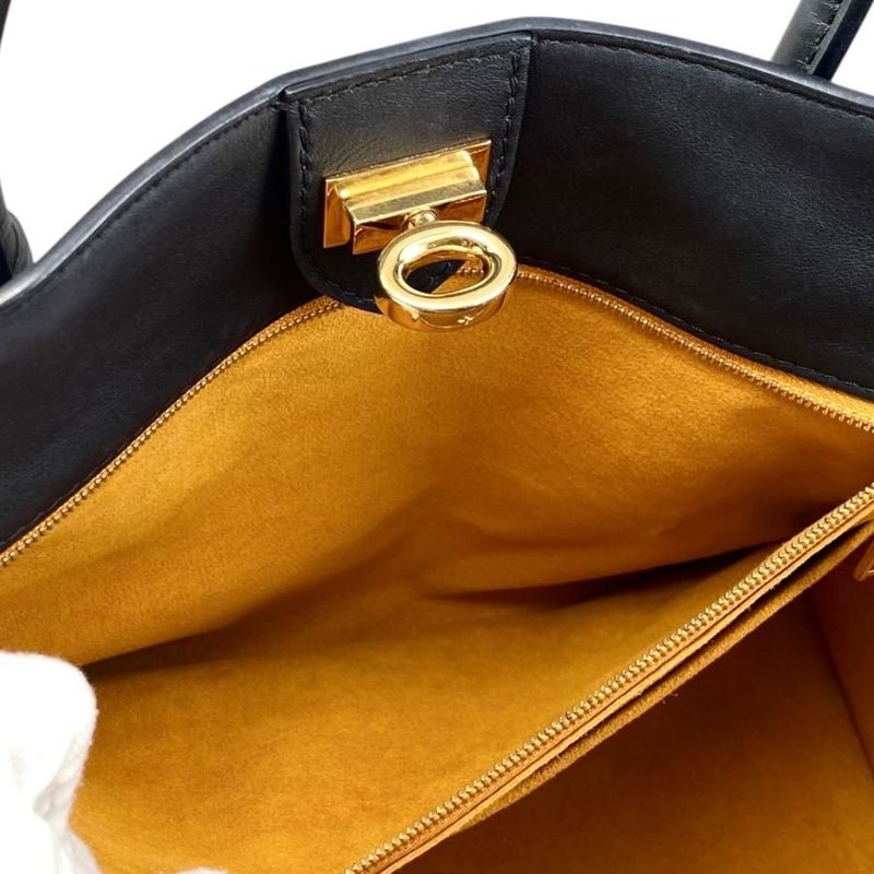 Louis Vuitton Handbag Shoulder Bag on My Side MM M53826 Grain Calf Leather