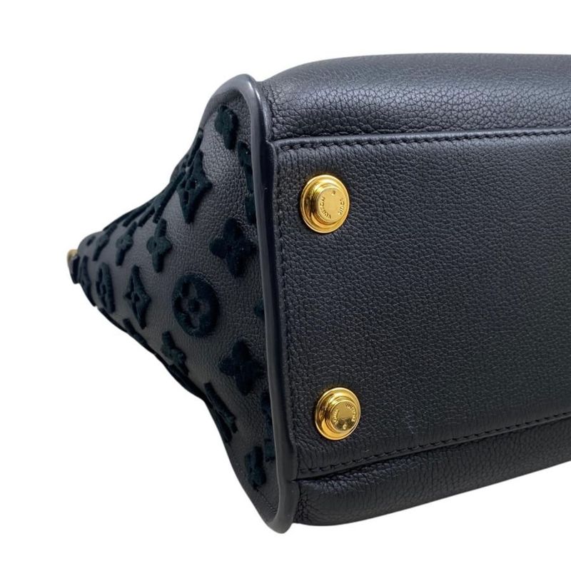 Louis Vuitton Handbag Shoulder Bag on My Side MM M53826 Grain Calf Leather