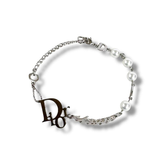 Christian DIOR Silver Logo Plated Pearl Bracelet Silver Hardware SV
