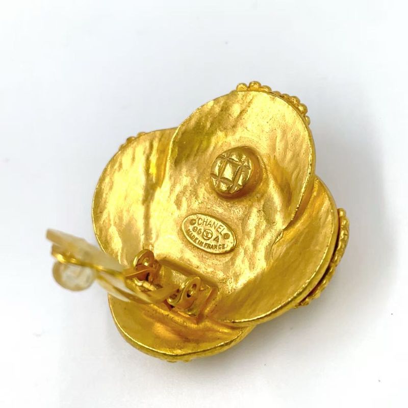 Chanel Coco Mark Pearl GP X Faux Pearl Off White X Gold Earrings