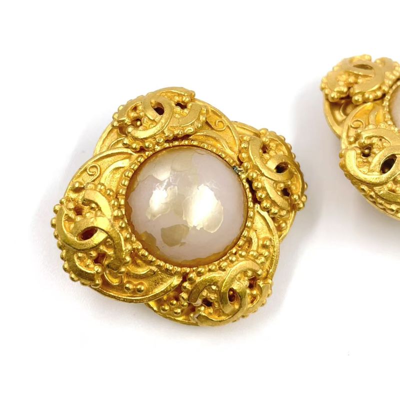 Chanel Coco Mark Pearl GP X Faux Pearl Off White X Gold Earrings