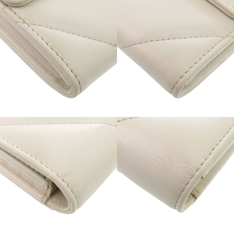 Chanel 19 Ap0955 Lambskin White Coco Mark 30 Long Wallet White 0766 Chanel
