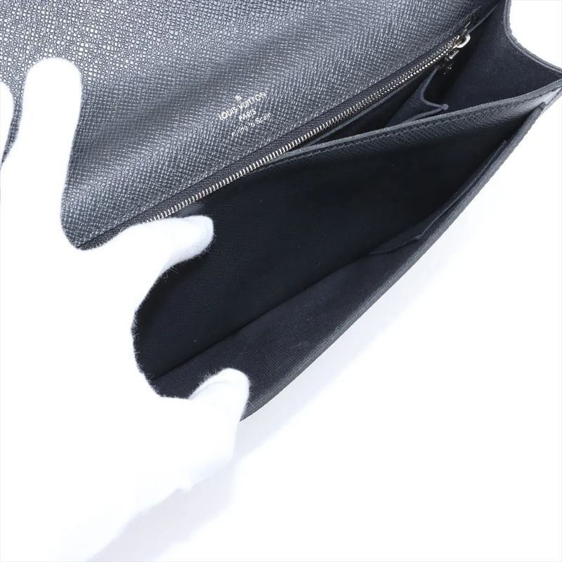 Louis Vuitton Taiga Belair M32592 Leather Second Bag Clutch Pouch Commuter