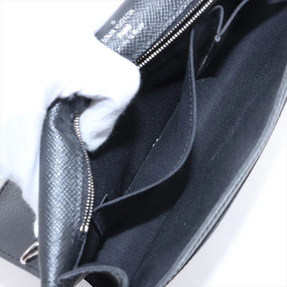 Louis Vuitton Taiga Belair M32592 Leather Second Bag Clutch Pouch Commuter