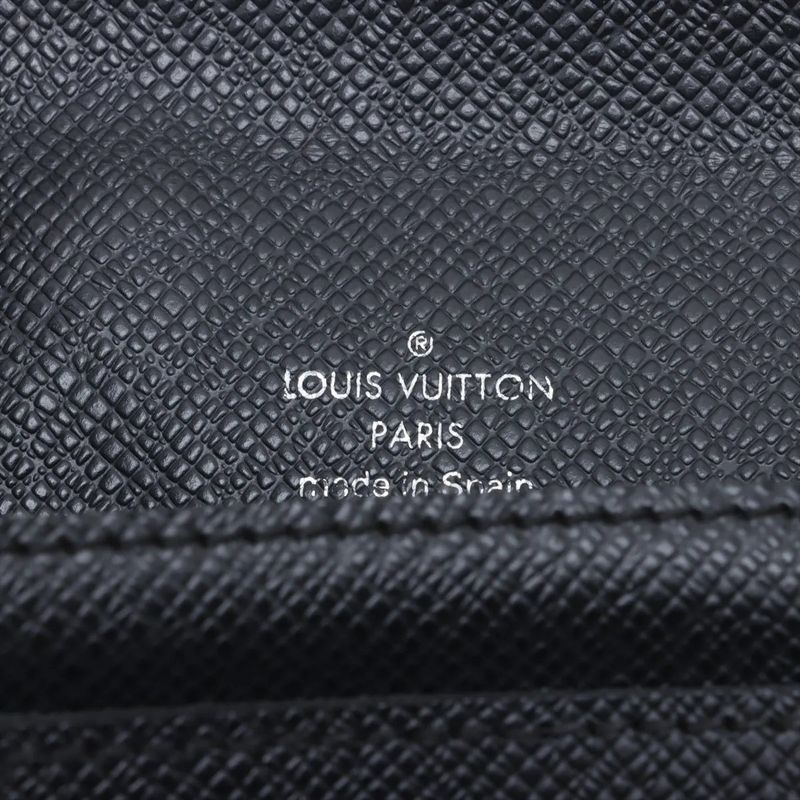 Louis Vuitton Taiga Belair M32592 Leather Second Bag Clutch Pouch Commuter