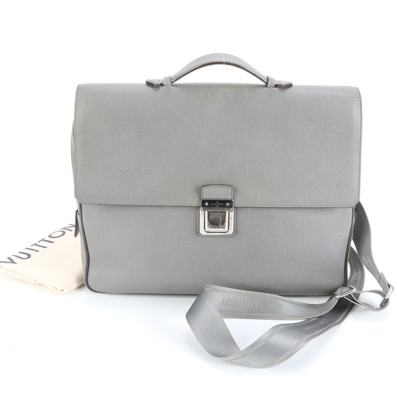 Louis Vuitton Taiga Vasili PM M32641 Leather 2WAY Business Bag Crossbody