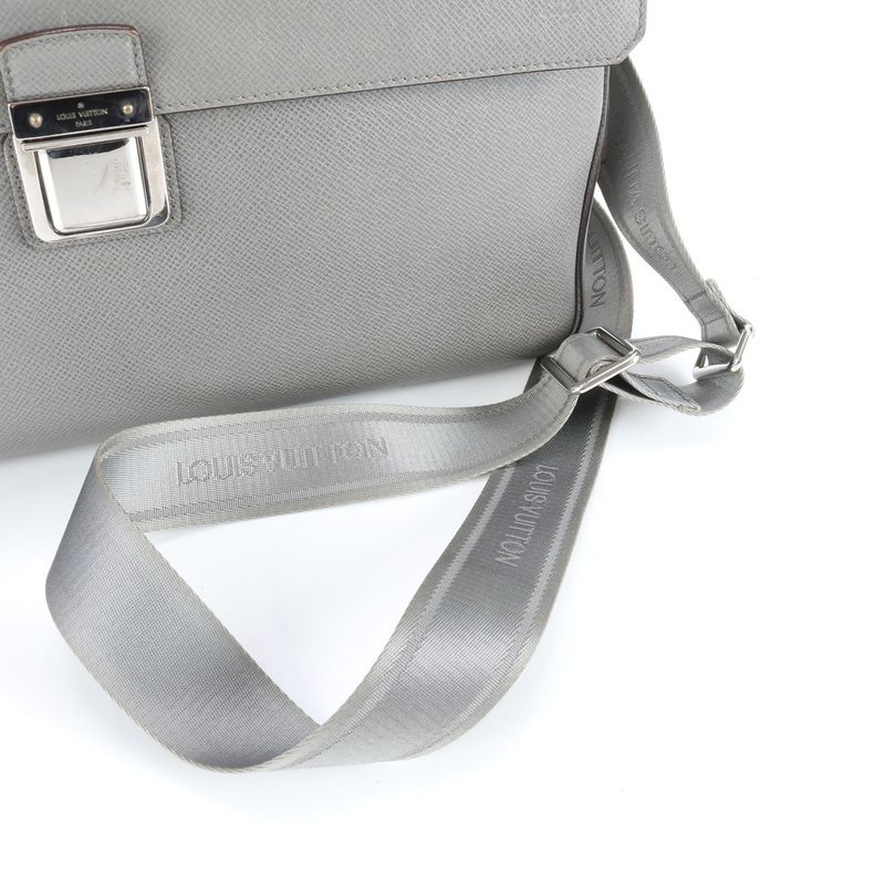 Louis Vuitton Taiga Vasili PM M32641 Leather 2WAY Business Bag Crossbody
