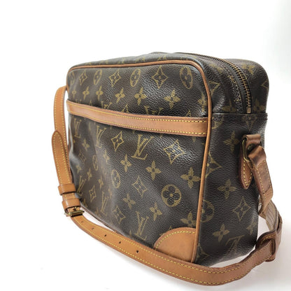 Louis Vuitton Unisex Shoulder Bag Monogram Trocadero 30 Pocket Inside