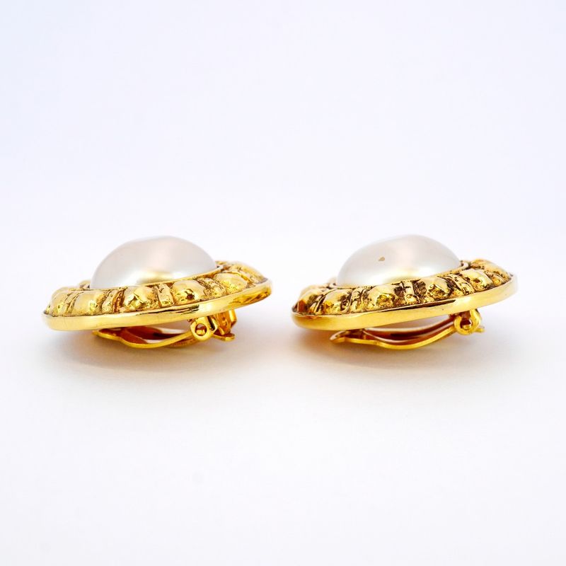 Chanel Earrings Vintage Round Shape Circle GP Plated Faux Pearl Gold Ladies